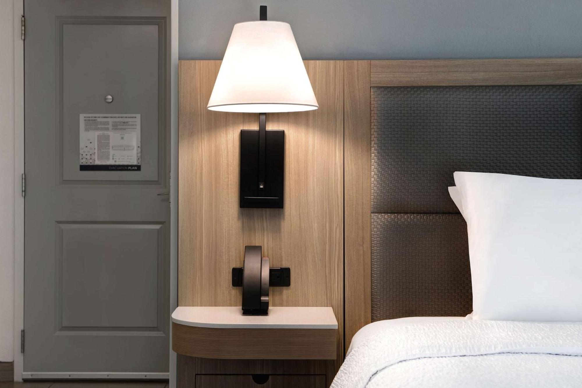 Hampton Inn Anderson/Alliance Business Park Buitenkant foto